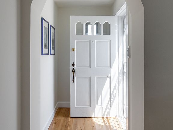 3rd image of 3733 Greenfield Ave