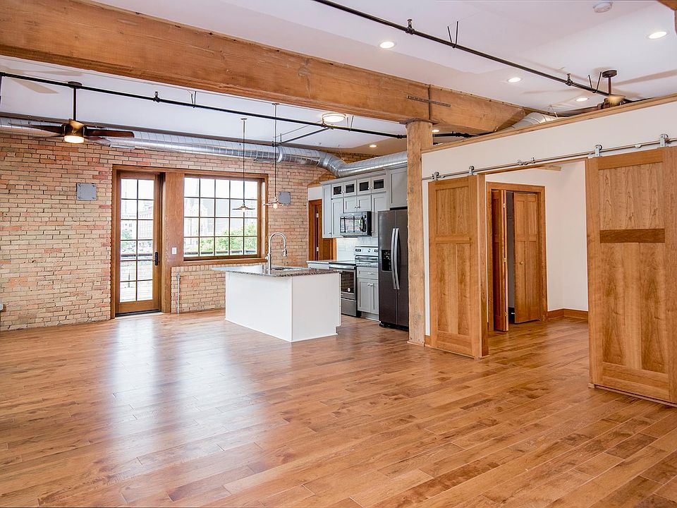 1st image of 330 9th St E APT 202