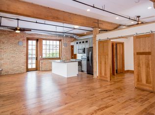 330 9th St E APT 202, Saint Paul, MN 55101
