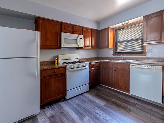 5th image of 18510 Wildwood Ave APT 1W