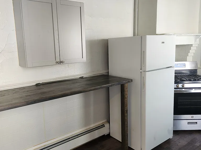 338 S Pershing Ave — Photo 6
