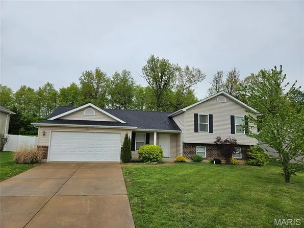 330 Gardenia Dr, Troy, MO 63379