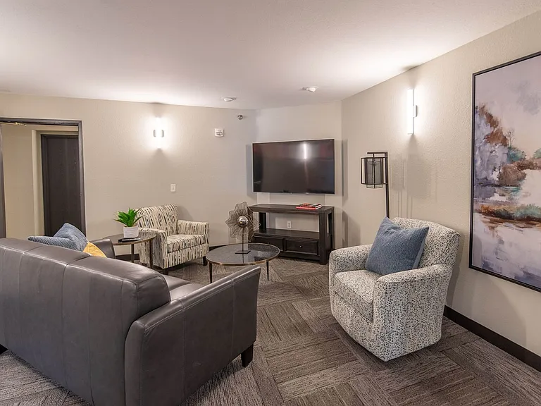 Creekside Commons Apartments — Photo 81