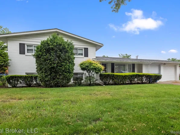 6110 Whitefield St, Dearborn Heights, MI 48127
