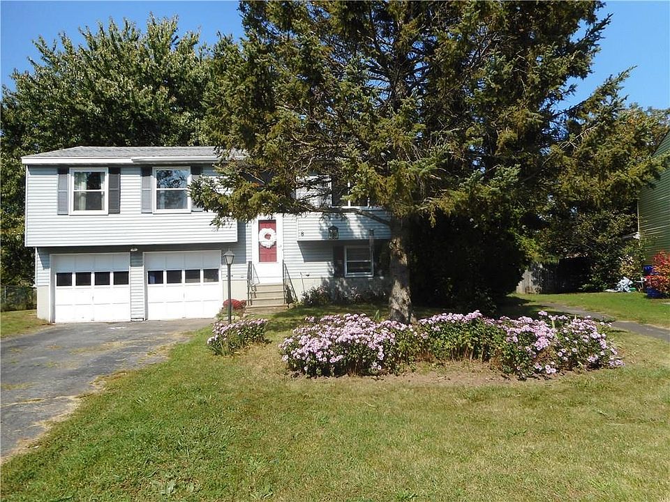 1st image of 8 Fox Hollow Dr