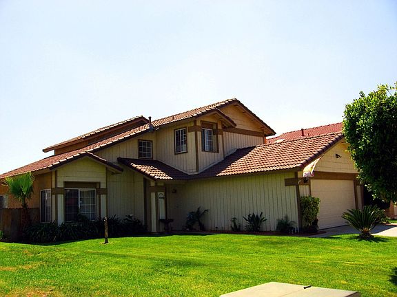 2nd image of 26455 Mapleridge Way