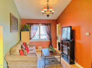 10 Twain Ave, Old Bridge, NJ 08857