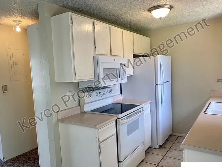 2717 Harvard St #A4 — Photo 5