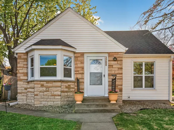 3200 Ewing Ave N, Robbinsdale, MN 55422