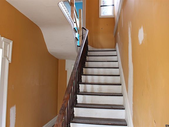 5th image of 2071 East St
