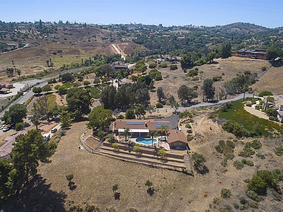 4th image of 20609 Viento Valle