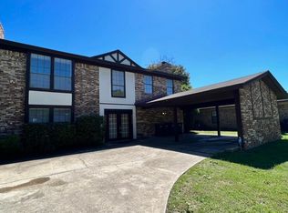 6822 Brentwood Stair Rd, Fort Worth, TX 76112