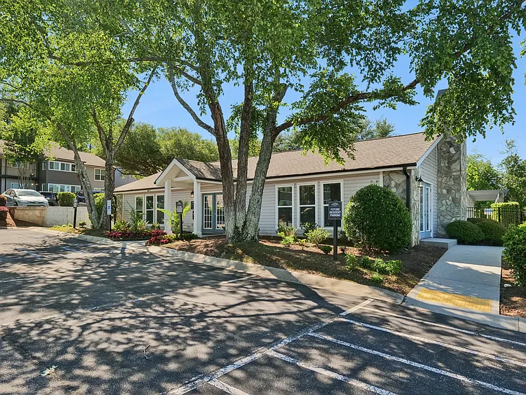 Edgemont — Photo 25