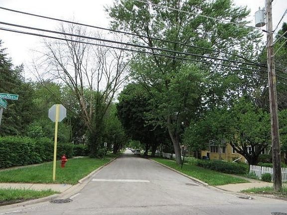 2nd image of 1621 Henry Ave