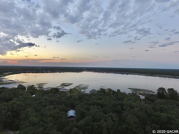 3rd image of 119 Swans Nest Cir