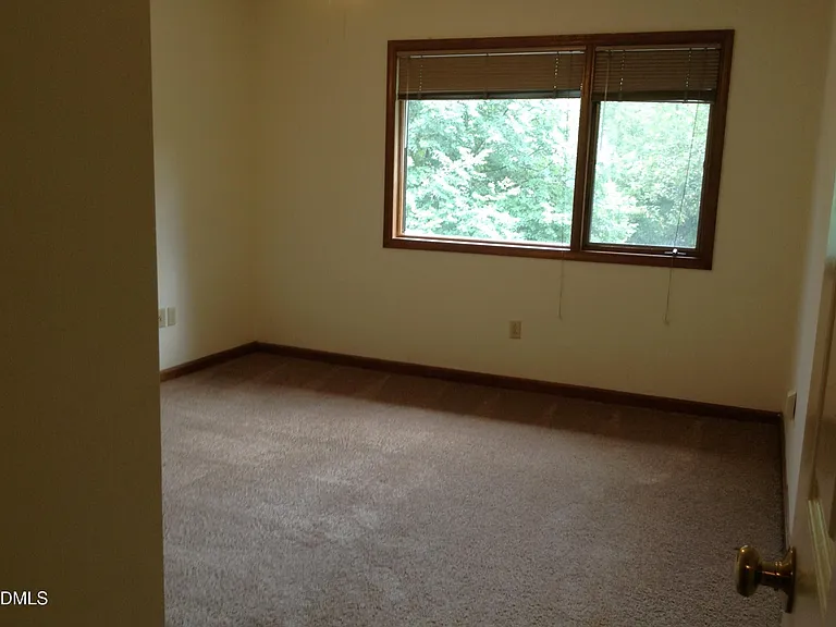 4302 Hunters Club Dr — Photo 9