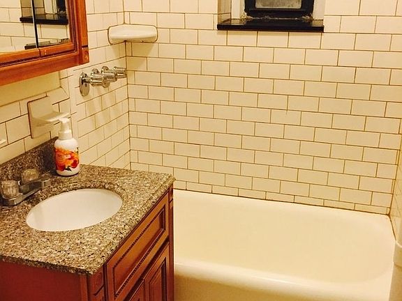 3rd image of 3015 33rd St APT 5G