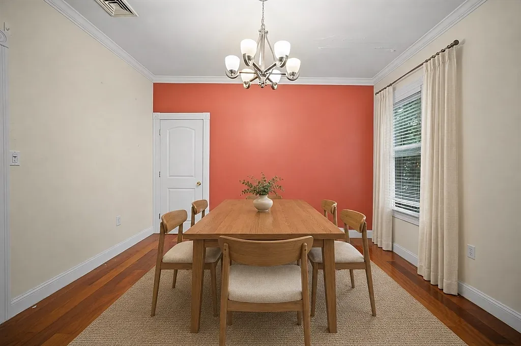 3 bed, 1.5 bath, 1254 sqft, $3,500 — Photo 3
