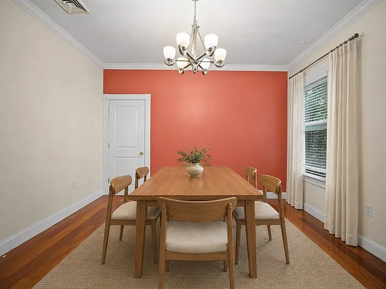 34-36 Howe St #3 — Photo 3