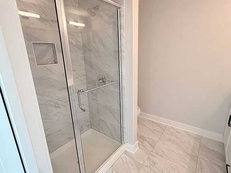 908 Lincoln Way — Photo 14