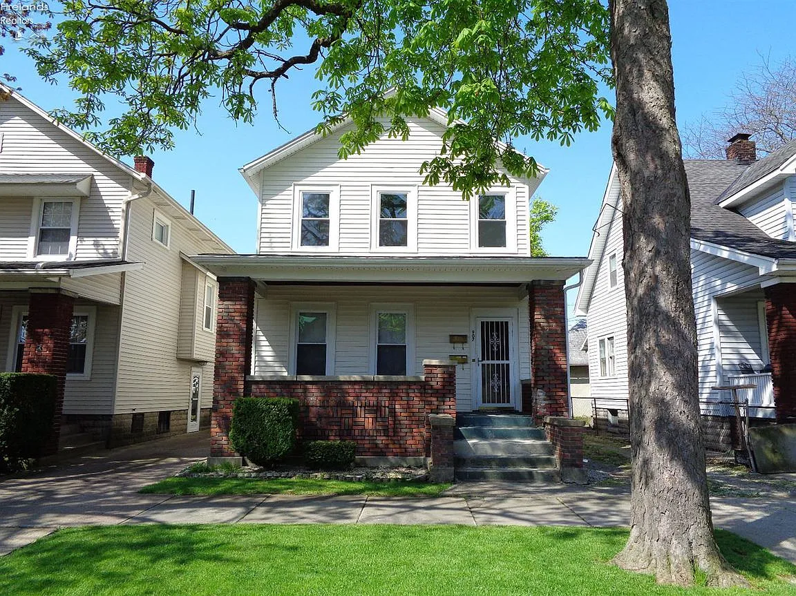 907 Wayne St photo 1