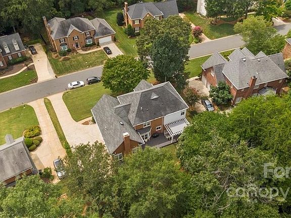 4th image of 10424 Oak Pond Cir