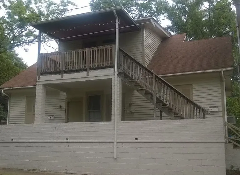 216 Dexter Pl — Photo 1