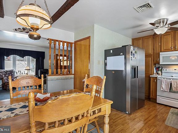 4th image of 15024 Clear Spring Rd