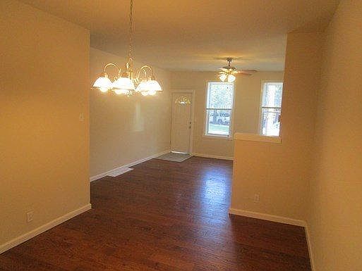 5th image of 526 W Moyamensing Ave