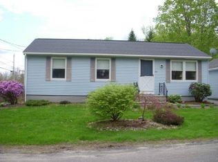4 Ipswich St, Auburn, ME 04210