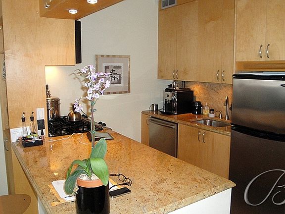 4th image of 345 W 58th St APT 10W