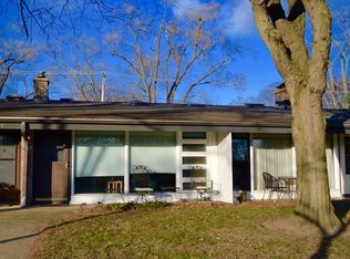 3229 Central St, Evanston, IL 60201