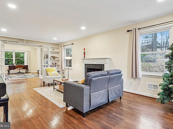 4th image of 294 Mount Lucas Rd