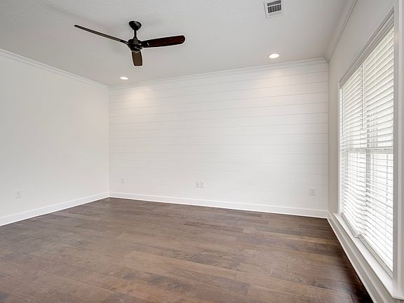 5th image of 1955 Avenel Ln #1