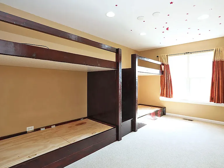 829 Clover Ridge Ln — Photo 23