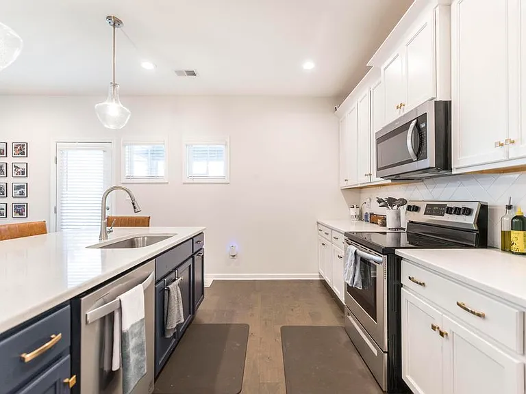 105 Pearl Moss Ln — Photo 16