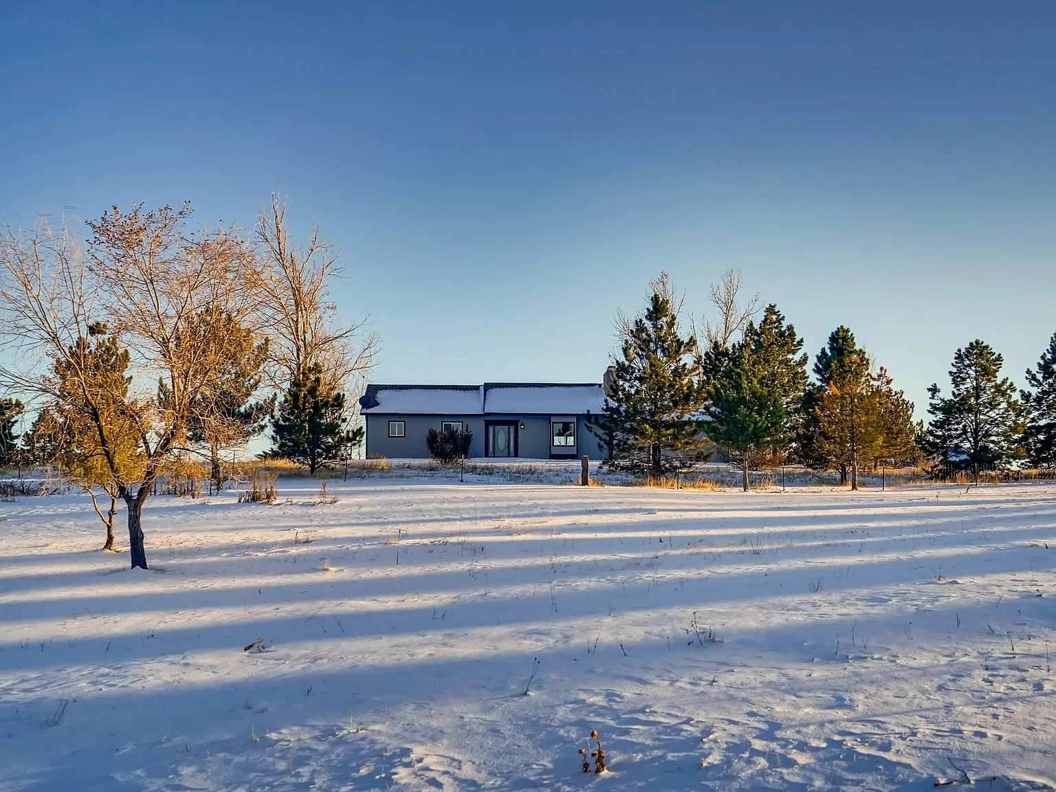 5 bed, 3280 sqft, $4,300 — Photo 2