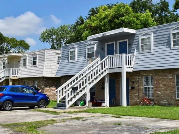 1500 Oleander Dr, La Marque, TX 77568