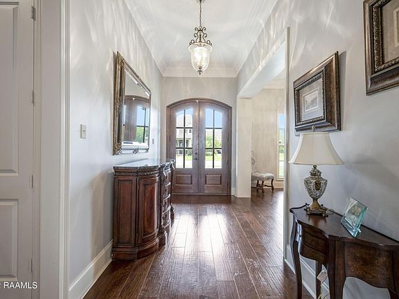 4th image of 105 Henry James Ct