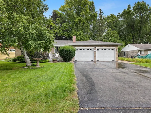 1397 Lakeshore Dr, Menasha, WI 54952