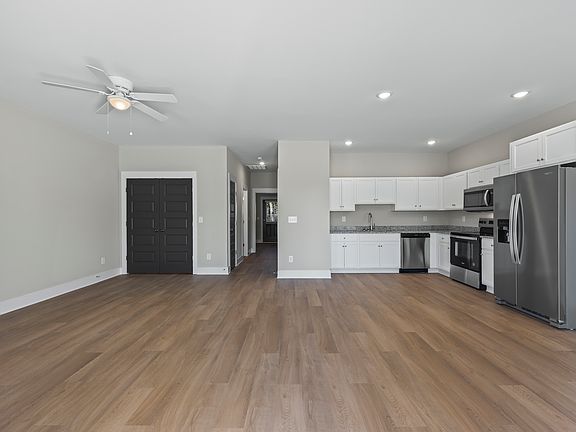 4th image of 179 Wheeler Cir #202