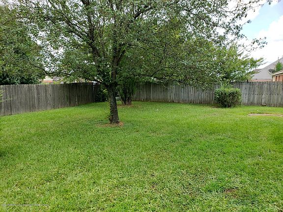 3rd image of 117 Evergreen Dr