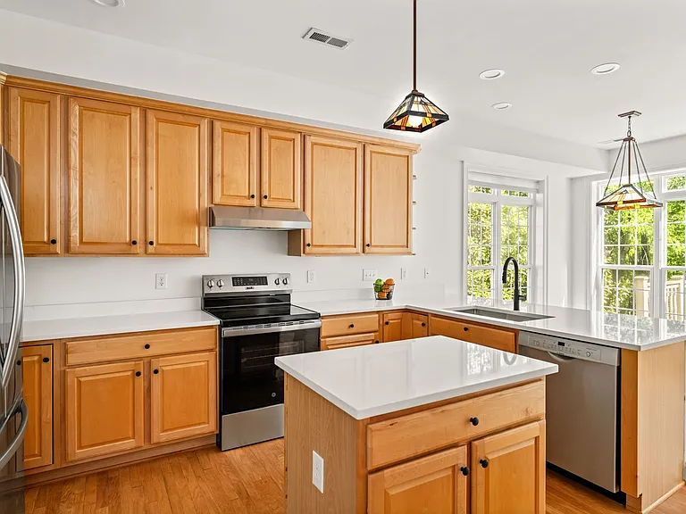 4990 Lake Tree Ln — Photo 15