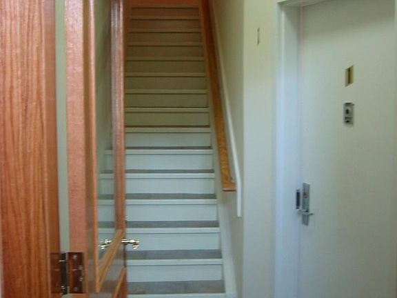 3rd image of 916 Saint Nicholas Ave APT 1