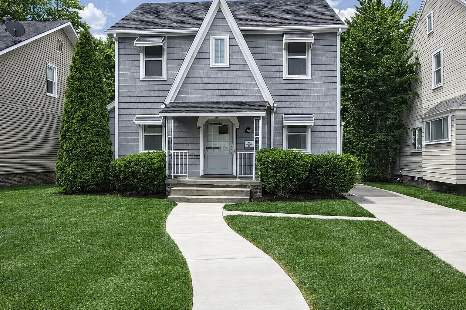 3 bed, 1.5 bath, 1349 sqft, $1,300 — Photo 1
