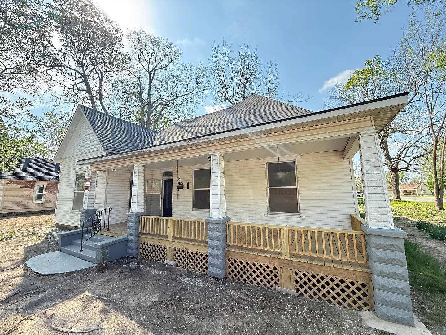 Spacious 4-Bedroom, 2-Bath Home for Rent in Aurora, MO! — Photo 1