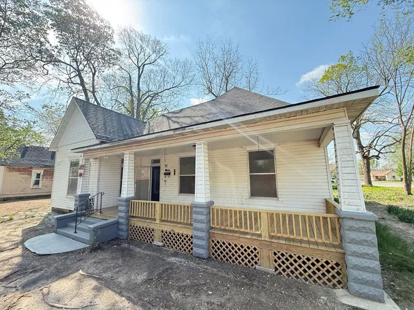 38 W Anderson St, Aurora, MO 65605