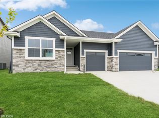 1321 Timber Ridge Dr, Norwalk, IA 50211