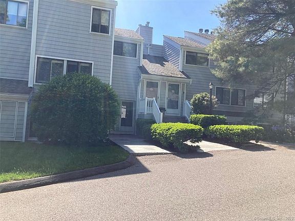 2nd image of 204 Rowayton Woods Dr #204