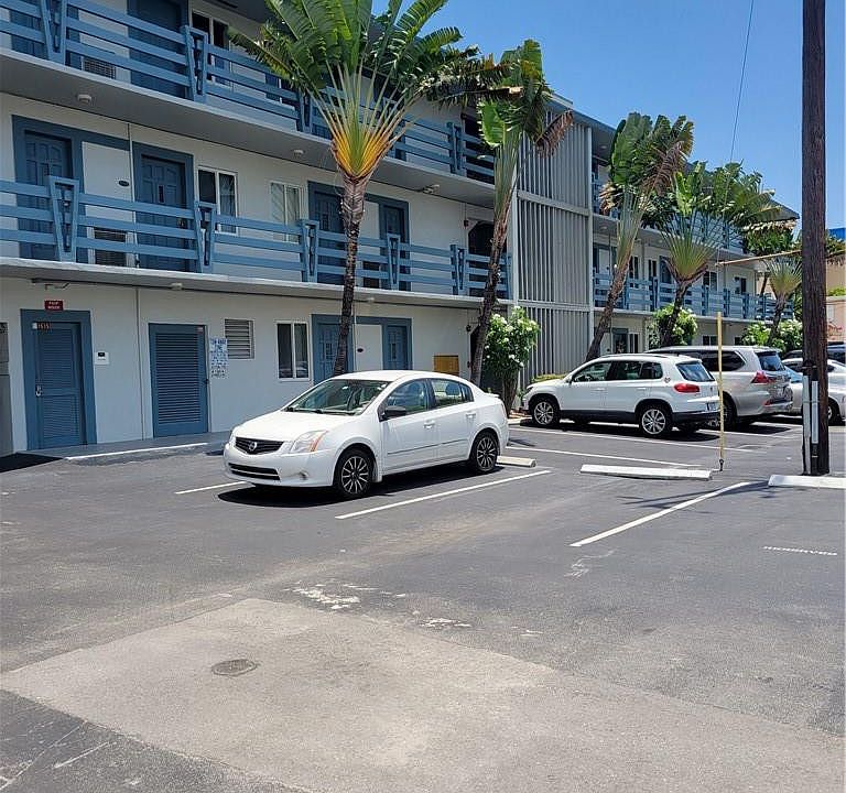 1st image of 1535 SE 15th Street #306